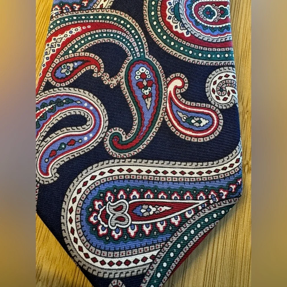 Brooks Brothers Makers Navy Blue Paisley 100% Silk Tie Made In The USA 58.5”